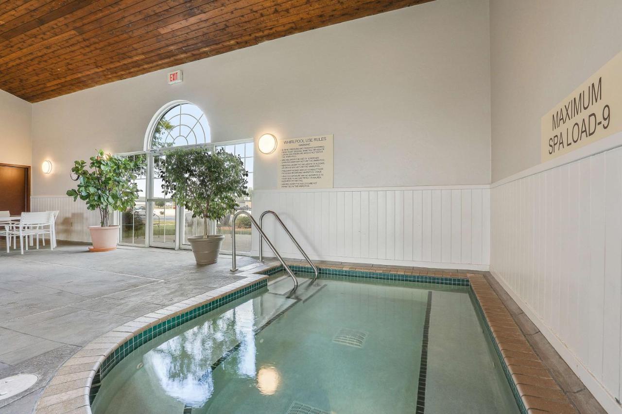 Ashwaubenon Country Inn & Suites By Radisson, Green Bay, Wi מראה חיצוני תמונה